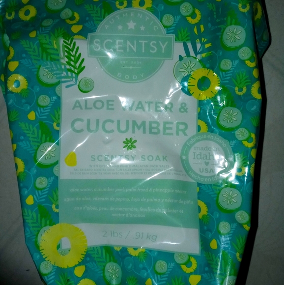 Scentsy Aloe & Cucumber Scentsy soak 2 lbs New